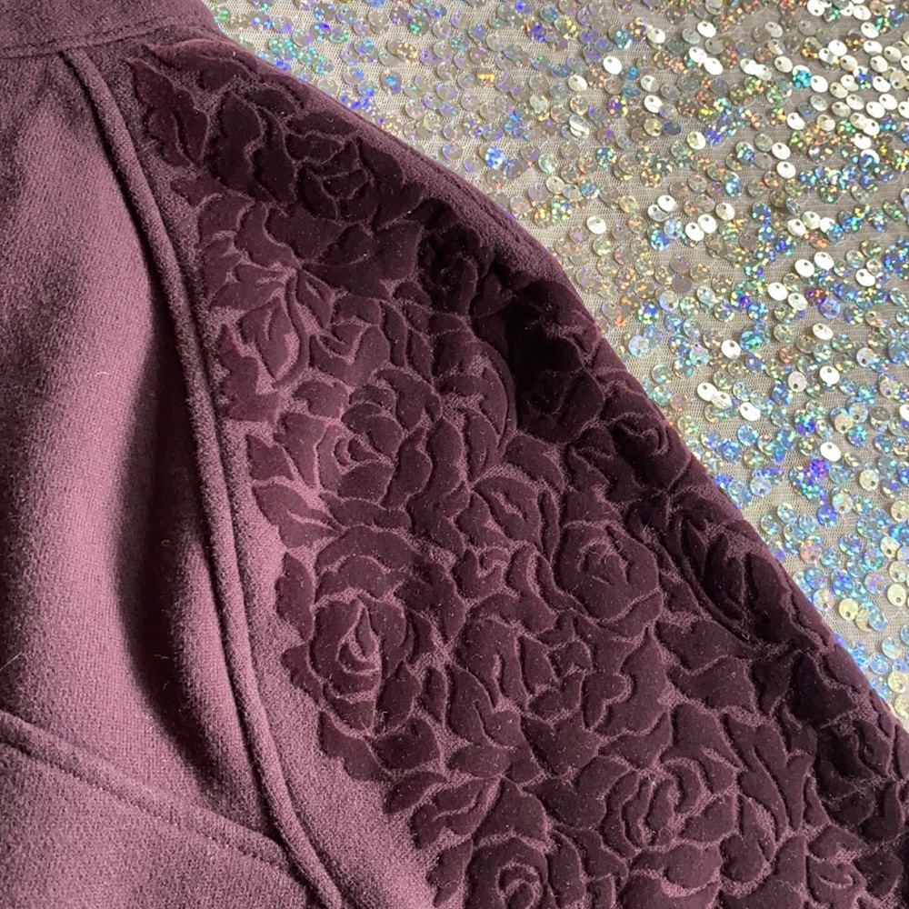 Lululemon • Floral Flock Velvet Detail Pullover Sweatshirt - Picture 14 of 15